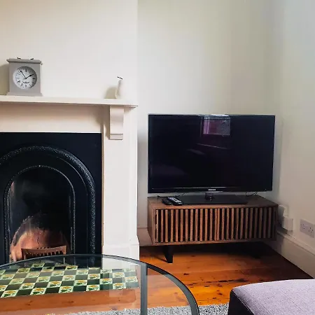 Cosy 2 Bedroom Reading House Sleeps 6 - With Free Wifi & Garden By Roost Accommodation Exterior photo